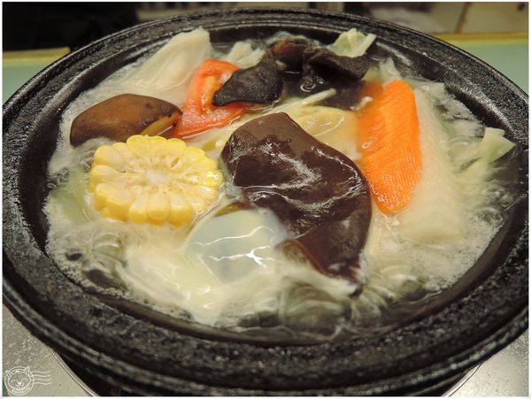 ※ 小園火鍋 ※【星羽愛美食-台中】平價石頭小火鍋,料還滿豐富但總覺得少了什麼~。-小園火鍋 ※ 小園火鍋 ※【星羽愛美食-台中】平價石頭小火鍋,料還滿豐富但總覺得少了什麼~。-小園火鍋