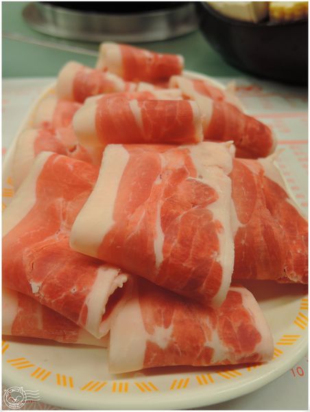 ※ 小園火鍋 ※【星羽愛美食-台中】平價石頭小火鍋,料還滿豐富但總覺得少了什麼~。-小園火鍋 ※ 小園火鍋 ※【星羽愛美食-台中】平價石頭小火鍋,料還滿豐富但總覺得少了什麼~。-小園火鍋