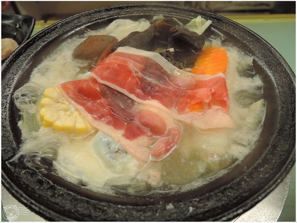 ※ 小園火鍋 ※【星羽愛美食-台中】平價石頭小火鍋,料還滿豐富但總覺得少了什麼~。-小園火鍋 ※ 小園火鍋 ※【星羽愛美食-台中】平價石頭小火鍋,料還滿豐富但總覺得少了什麼~。-小園火鍋