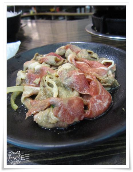 ※ 阿二靓鍋 ※【星羽愛美食-台中】牛肉硬硬，海鮮和湯表現亮眼的平價排隊人氣火鍋~-阿二靓鍋