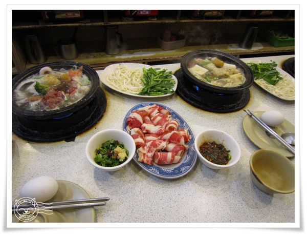 ※ 九冠樓迷你火鍋 ※【星羽愛美食-台中】熱呼呼便宜好吃石頭火鍋，湯頭好喝到不行~-九冠樓迷你火鍋