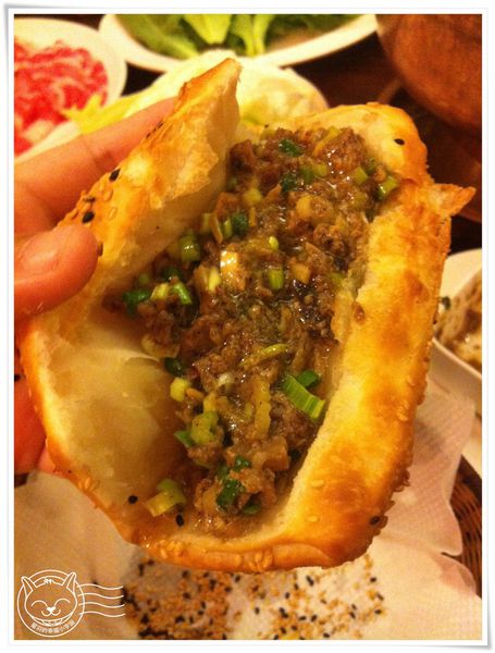 ※ 真北平涮羊肉 ※【星羽愛美食-台中】羊肉燒餅很好吃，但帶位和環境可再加強~-真北平涮羊肉