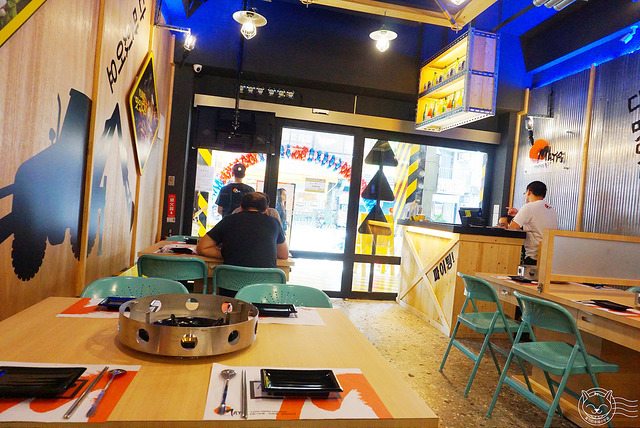 ※ OMAYA麻藥瘋雞(逢甲店) ※【星羽是吃貨-台中西屯】<沒關係，是愛情啊！>夠味春川炒雞排裹上超牽絲Q彈起司-OMAYA
