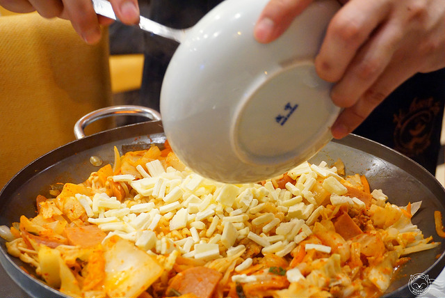 ※ 奇化加韓國料理餐廳 ※【星羽是吃貨-台中南屯】超大份量韓式料理,飲料小菜無限量吃到開心-奇化加韓國料理餐廳 ※ 奇化加韓國料理餐廳 ※【星羽是吃貨-台中南屯】超大份量韓式料理,飲料小菜無限量吃到開心-奇化加韓國料理餐廳