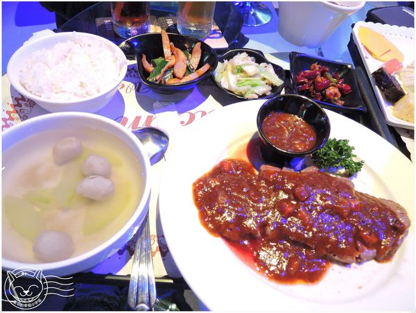 ※ 飛魚音樂餐廳 ※【星羽是吃貨-台南】現場演唱熱鬧滾滾，餐點美味超乎預期~-飛魚音樂餐廳