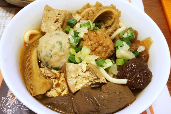 ※ 洛神賦/落香極品麻辣鍋 ※【星羽愛美食-宅配】160元宅配麻辣麵，湯好料多麵Q好吃到不行-洛神賦