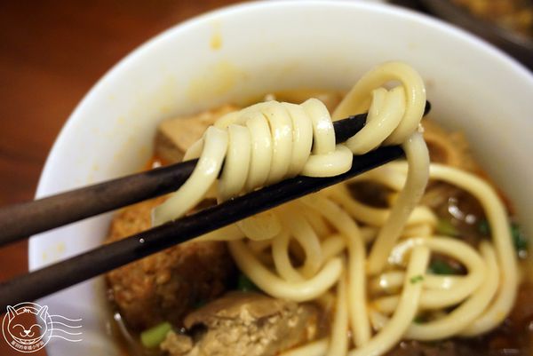 ※ 洛神賦/落香極品麻辣鍋 ※【星羽愛美食-宅配】160元宅配麻辣麵，湯好料多麵Q好吃到不行-洛神賦