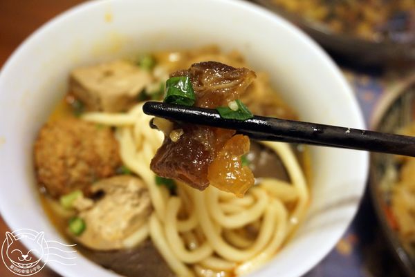 ※ 洛神賦/落香極品麻辣鍋 ※【星羽愛美食-宅配】160元宅配麻辣麵，湯好料多麵Q好吃到不行-洛神賦