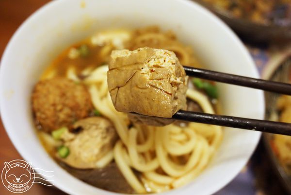※ 洛神賦/落香極品麻辣鍋 ※【星羽愛美食-宅配】160元宅配麻辣麵，湯好料多麵Q好吃到不行-洛神賦