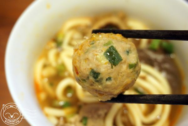 ※ 洛神賦/落香極品麻辣鍋 ※【星羽愛美食-宅配】160元宅配麻辣麵，湯好料多麵Q好吃到不行-洛神賦