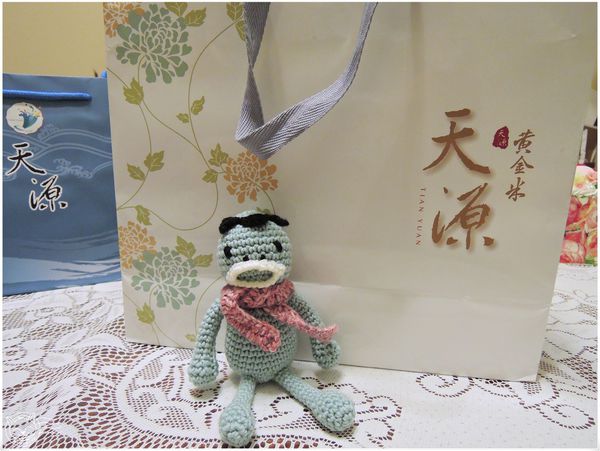 ※ 天源珍饌美食天堂 ※【星羽是吃貨-宅配】黑嚕嚕逼逼啵啵飛魚卵墨魚香腸，香香好吃黃金米~-天源珍饌美食天堂
