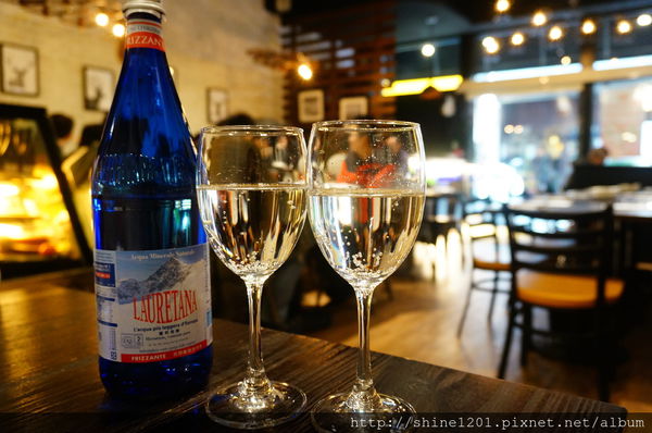 【義磚義瓦義式料理】中山店給你不一樣的放鬆小酒吧新風格.中山站美食餐廳推薦-義磚義瓦義式料理