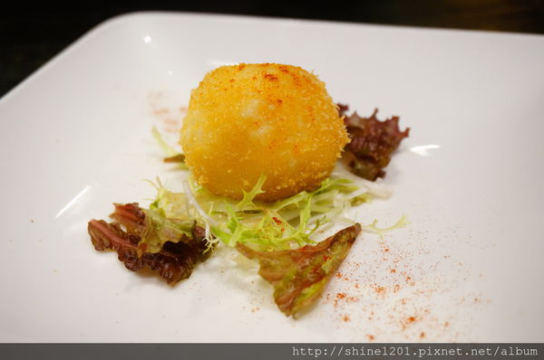 【義磚義瓦義式料理】中山店給你不一樣的放鬆小酒吧新風格.中山站美食餐廳推薦-義磚義瓦義式料理