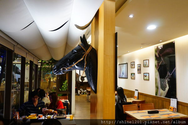 【高雄24小時主題餐廳】馬蹄鐵horseshoe 咖啡輕食館-馬蹄鐵