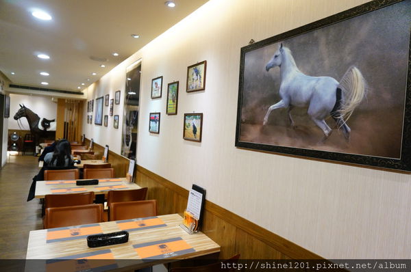 【高雄24小時主題餐廳】馬蹄鐵horseshoe 咖啡輕食館-馬蹄鐵