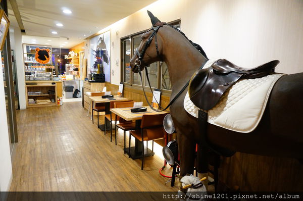 【高雄24小時主題餐廳】馬蹄鐵horseshoe 咖啡輕食館-馬蹄鐵