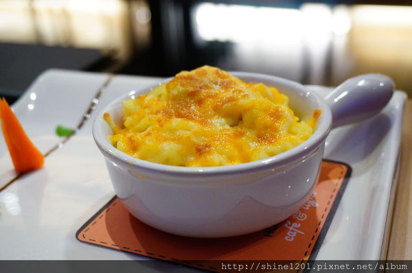 【高雄24小時主題餐廳】馬蹄鐵horseshoe 咖啡輕食館-馬蹄鐵
