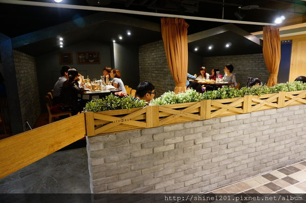 【板橋府中站餐廳】薄多義披薩板橋誠品店 府中站餐廳推薦-薄多義披薩