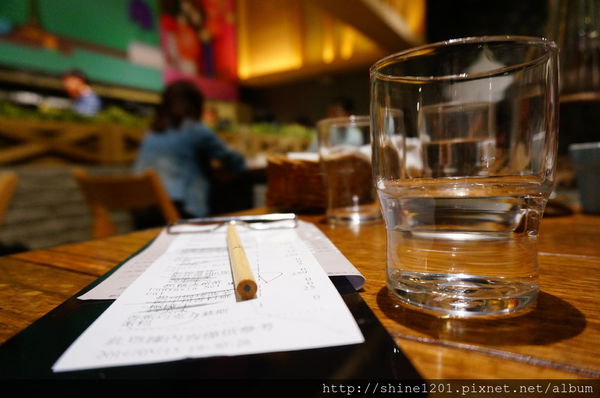 【板橋府中站餐廳】薄多義披薩板橋誠品店 府中站餐廳推薦-薄多義披薩