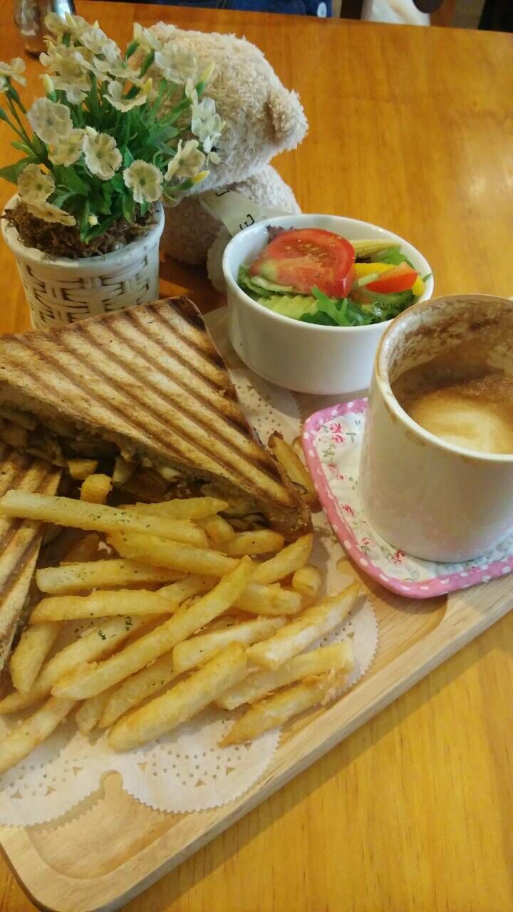 板橋輕鬆美食-小豬愛旅行