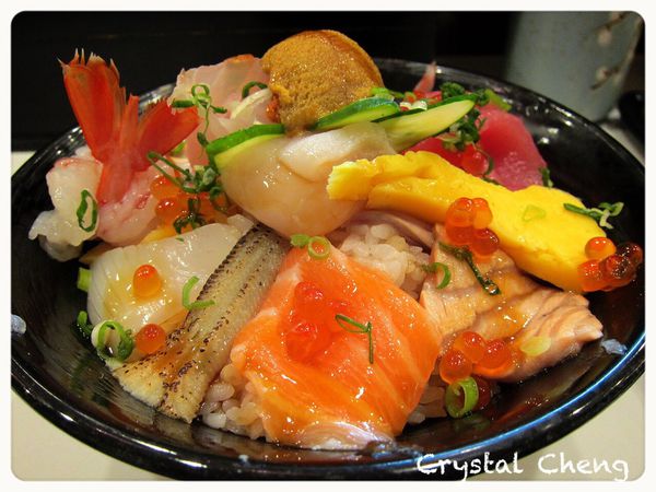 【新北美食推薦】橋壽司 新鮮美味華麗度依舊破錶的好超值優秀海鮮丼飯！-橋壽司