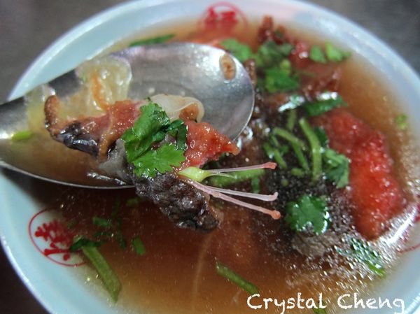 【基隆美食推薦】圳記 紅燒鰻羹 甘甜湯頭真心覺得好好吃但越來越貴的半世紀廟口小吃！-圳記