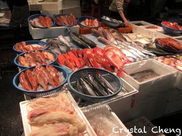 【基隆美食推薦】朱添鮮魚號 凌晨三點營業的新鮮現切生魚片 入口鮮甜 可是又是邊吃邊想睡呀！！-朱添鮮魚號