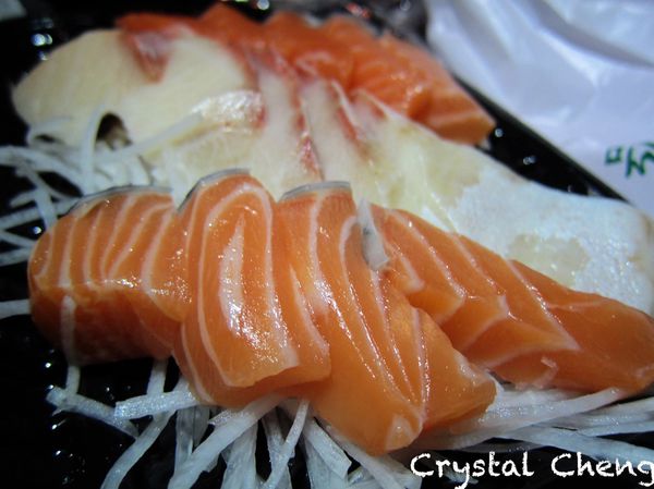 【基隆美食推薦】朱添鮮魚號 凌晨三點營業的新鮮現切生魚片 入口鮮甜 可是又是邊吃邊想睡呀！！-朱添鮮魚號