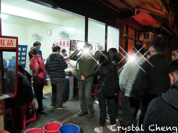 【基隆美食推薦】俞家清魚湯 隱藏版美食 凌晨三點還要大排長龍的傳奇小吃店!!-俞家清魚湯