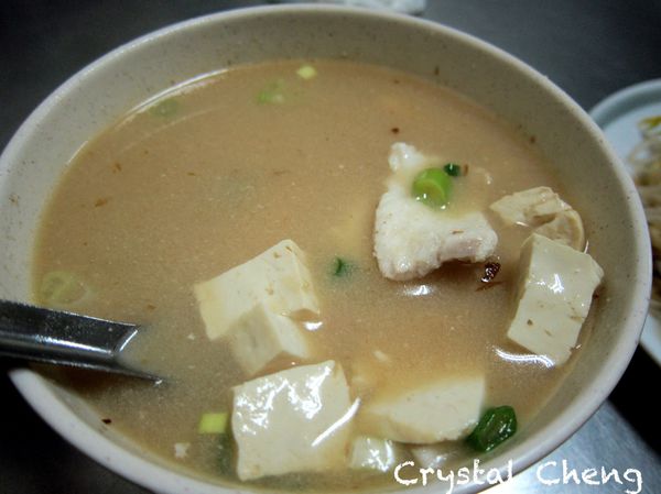 【基隆美食推薦】俞家清魚湯 隱藏版美食 凌晨三點還要大排長龍的傳奇小吃店!!-俞家清魚湯