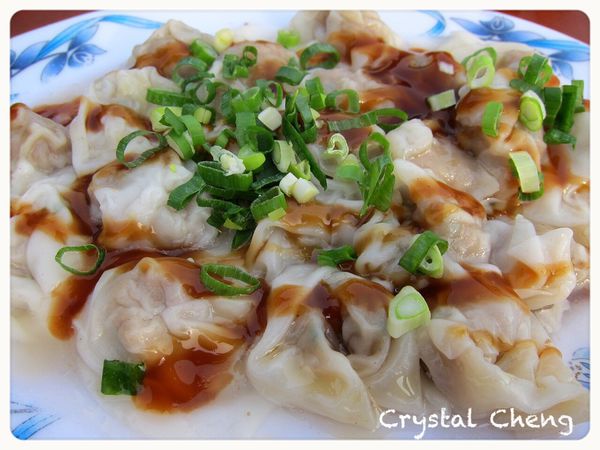 【台中美食推薦】光復新村市場麵攤 懷念的味道的抄手 蚵仔煎也好美味推薦！！-光復新村市場麵攤