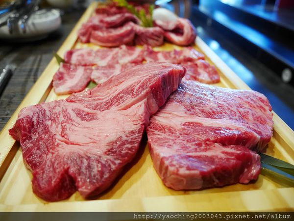 台中北屯龍八燒肉,大份量的男子漢套餐,試圖征服那些愛嗑肉的男男女女 台中北屯龍八燒肉,大份量的男子漢套餐,試圖征服那些愛嗑肉的男男女女