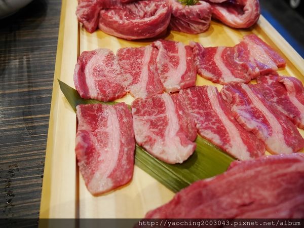 台中北屯龍八燒肉,大份量的男子漢套餐,試圖征服那些愛嗑肉的男男女女 台中北屯龍八燒肉,大份量的男子漢套餐,試圖征服那些愛嗑肉的男男女女