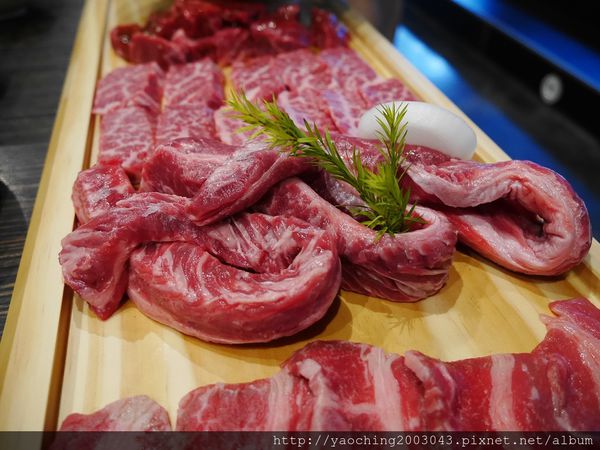 台中北屯龍八燒肉,大份量的男子漢套餐,試圖征服那些愛嗑肉的男男女女 台中北屯龍八燒肉,大份量的男子漢套餐,試圖征服那些愛嗑肉的男男女女