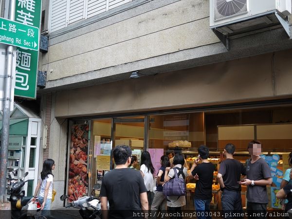 台中南屯 羅芙蔥麵包,台中藏阿胖,小巷內帶你了解日銷1500個的美味佳績,同場加映藏阿胖與彰化不二家的美味蛋黃酥PK 台中南屯 羅芙蔥麵包,台中藏阿胖,小巷內帶你了解日銷1500個的美味佳績,同場加映藏阿胖與彰化不二家的美味蛋黃酥PK