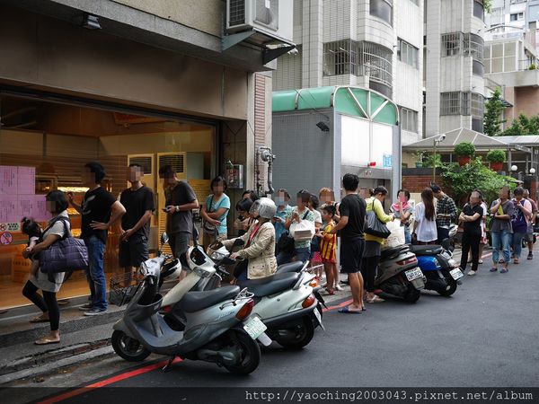 台中南屯 羅芙蔥麵包,台中藏阿胖,小巷內帶你了解日銷1500個的美味佳績,同場加映藏阿胖與彰化不二家的美味蛋黃酥PK 台中南屯 羅芙蔥麵包,台中藏阿胖,小巷內帶你了解日銷1500個的美味佳績,同場加映藏阿胖與彰化不二家的美味蛋黃酥PK