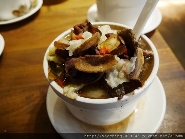 台北中山 雙月食品，養生美食台大醫院，不分四季皆宜的溫補湯品