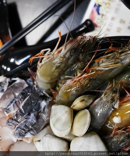 台中北屯 蟹驚艷海鮮餐廳，各種活跳跳生猛海鮮都能為您料理