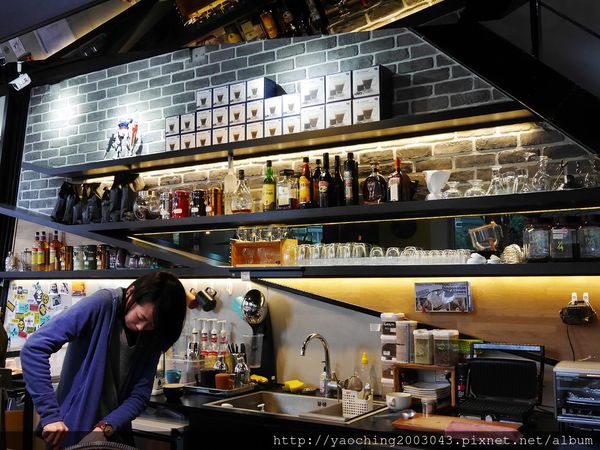 台中西屯 黑水工廠,有性格店貓陪伴的巷弄音樂咖啡 台中西屯 黑水工廠,有性格店貓陪伴的巷弄音樂咖啡
