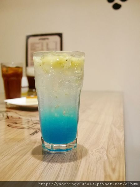 台中西屯 查理布朗咖啡，親子或大小朋友都能感受歡樂的用餐環境