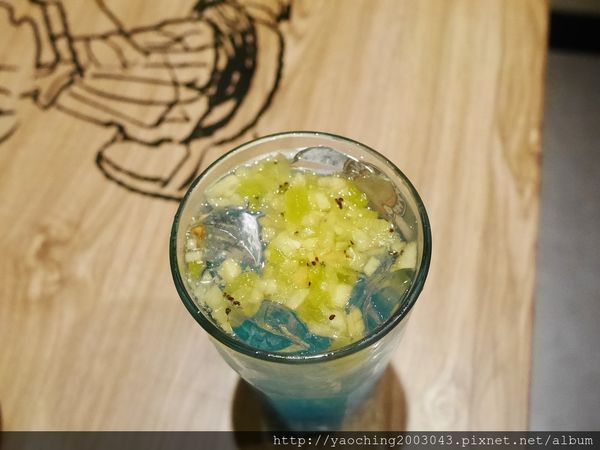 台中西屯 查理布朗咖啡，親子或大小朋友都能感受歡樂的用餐環境