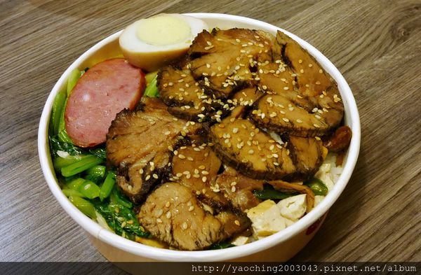 台中逢甲 鐵味食堂,打破一般便當店的傳統印象 台中逢甲 鐵味食堂,打破一般便當店的傳統印象