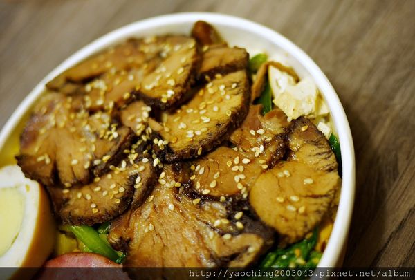 台中逢甲 鐵味食堂,打破一般便當店的傳統印象 台中逢甲 鐵味食堂,打破一般便當店的傳統印象
