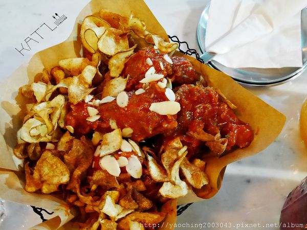  台中西區 KATZ卡司美韓創意料理，鬧區中的食尚酒館，韓式炸雞不再小了，飯糰需要自己捏