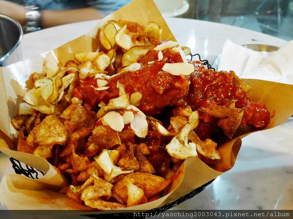  台中西區 KATZ卡司美韓創意料理，鬧區中的食尚酒館，韓式炸雞不再小了，飯糰需要自己捏
