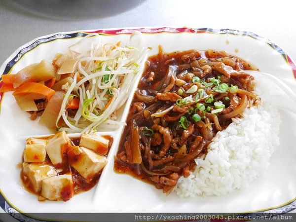 台中北屯 海南雞飯13號店鋪，鄰近太原車站與三光國中的低調店家