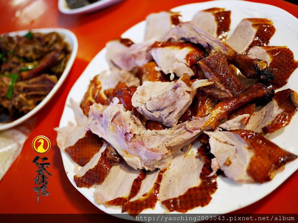 高雄仁武 仁武烤鴨，爆人氣的知名烤鴨，開店就沒停過，鴨肉米血都好吃