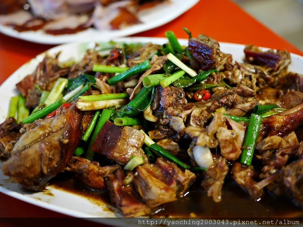 高雄仁武 仁武烤鴨，爆人氣的知名烤鴨，開店就沒停過，鴨肉米血都好吃