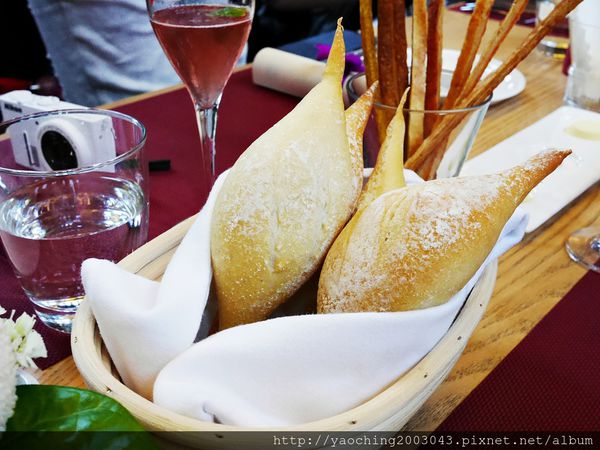台中西屯 Beluga Restaurant Bar,街巷中的時尚餐酒館 台中西屯 Beluga Restaurant Bar,街巷中的時尚餐酒館