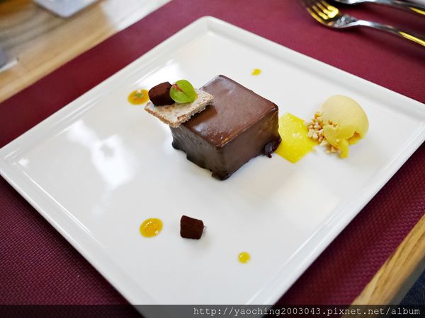 台中西屯 Beluga Restaurant Bar,街巷中的時尚餐酒館 台中西屯 Beluga Restaurant Bar,街巷中的時尚餐酒館